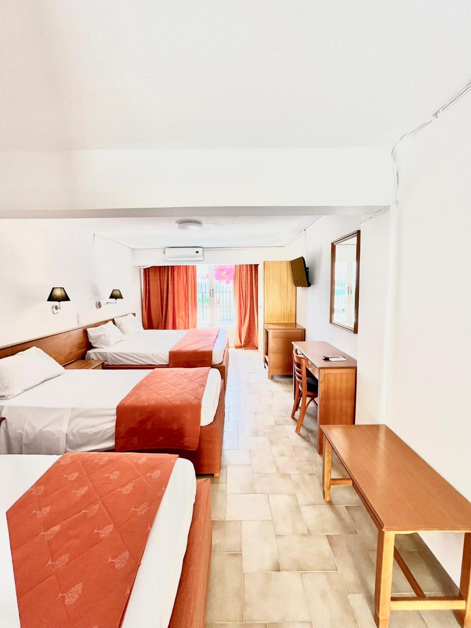 Oelia Rooms & Apartments Agia Marina  Extérieur photo