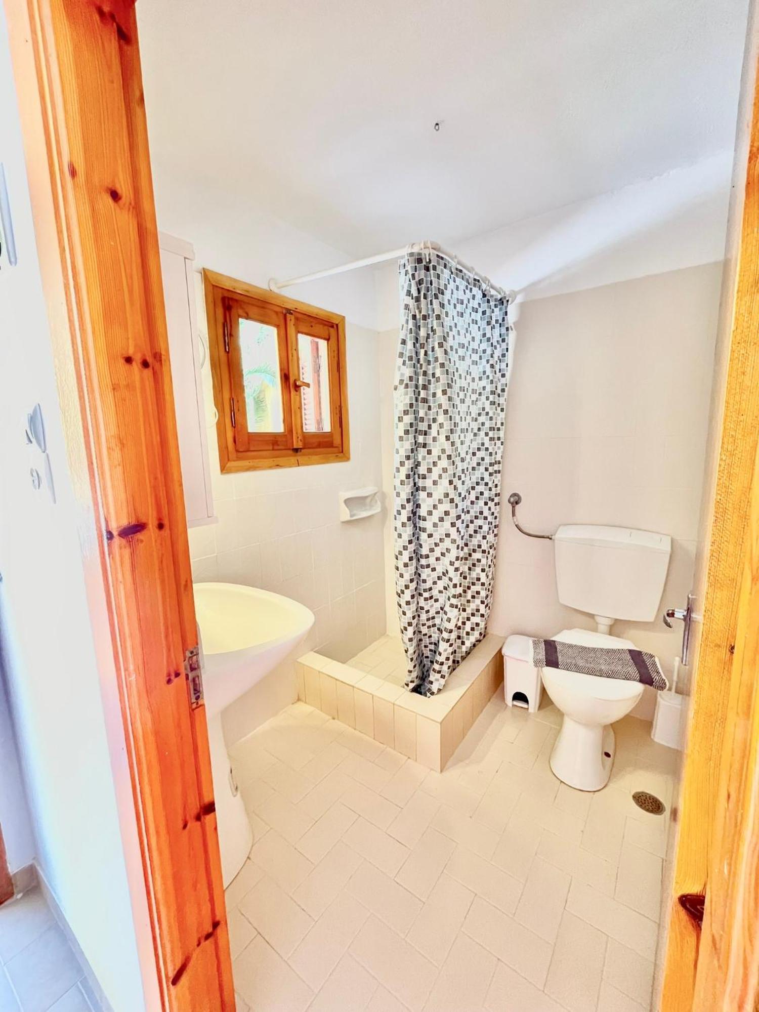 Oelia Rooms & Apartments Agia Marina  Extérieur photo