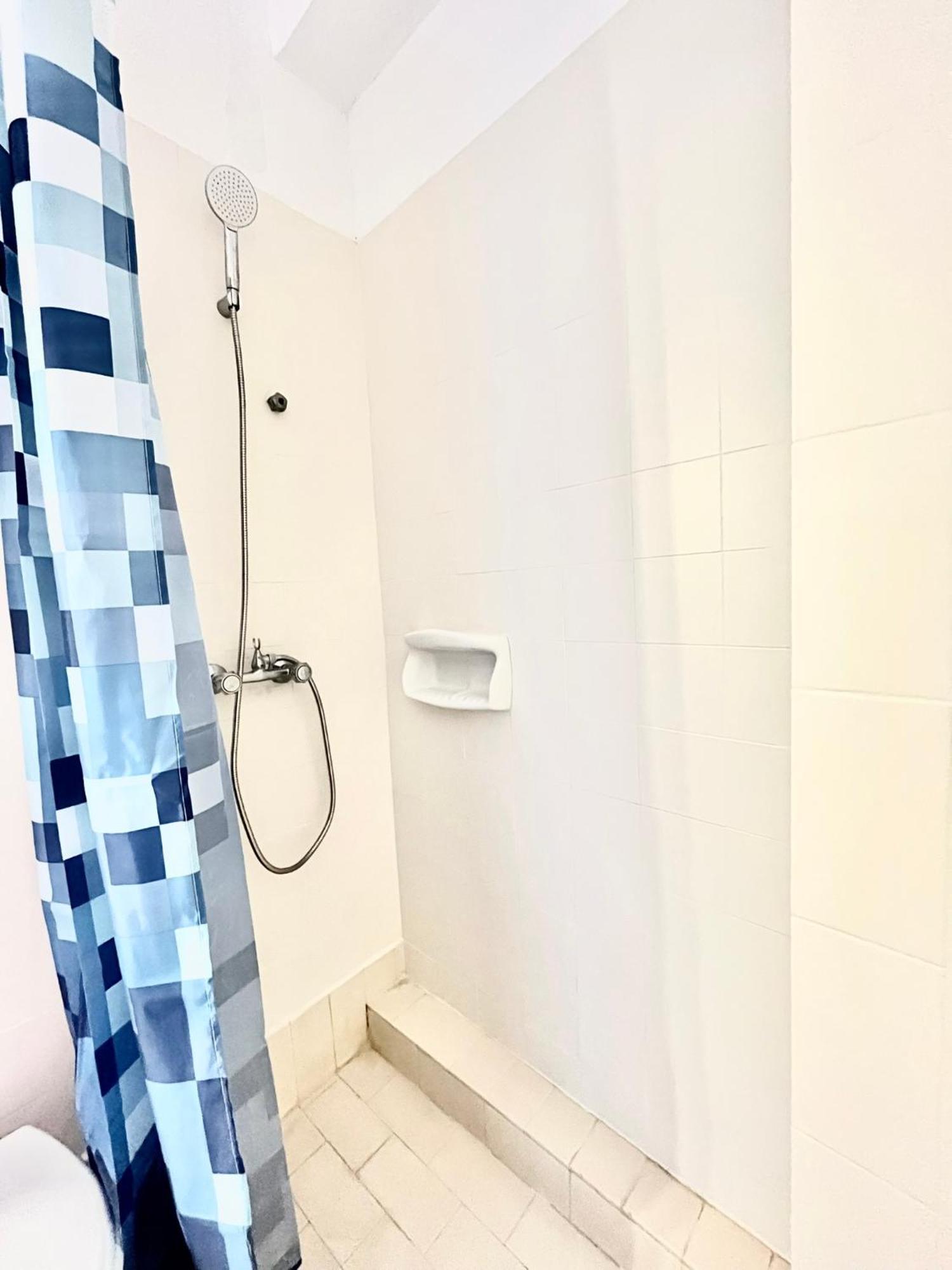 Oelia Rooms & Apartments Agia Marina  Extérieur photo