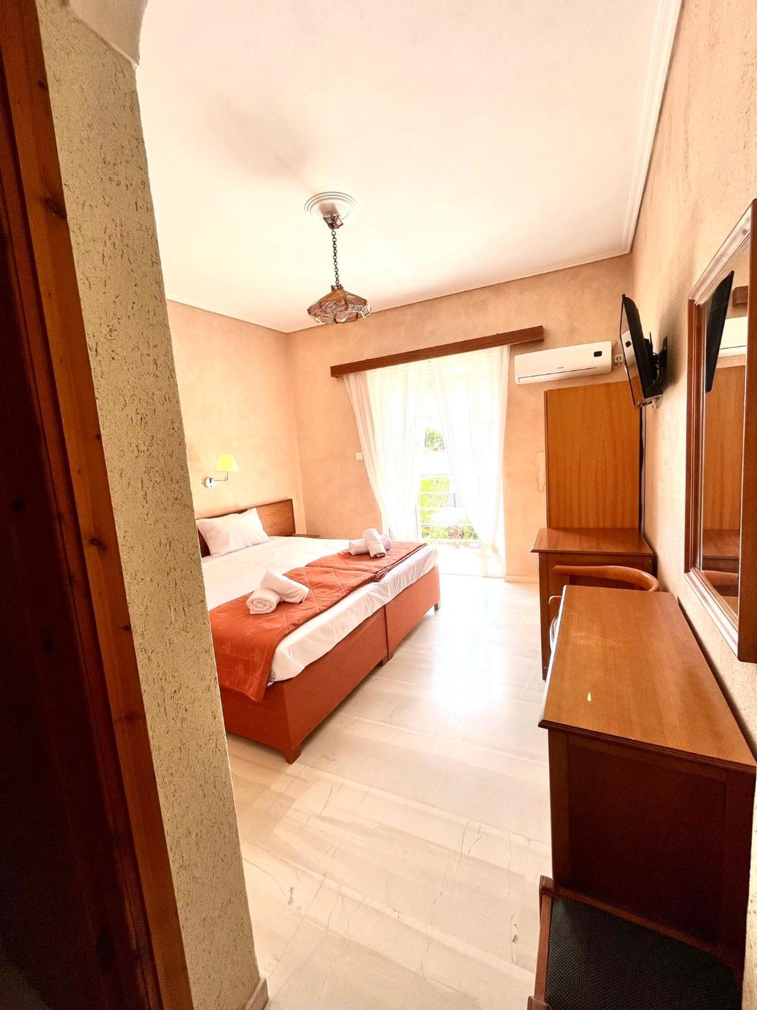 Oelia Rooms & Apartments Agia Marina  Extérieur photo