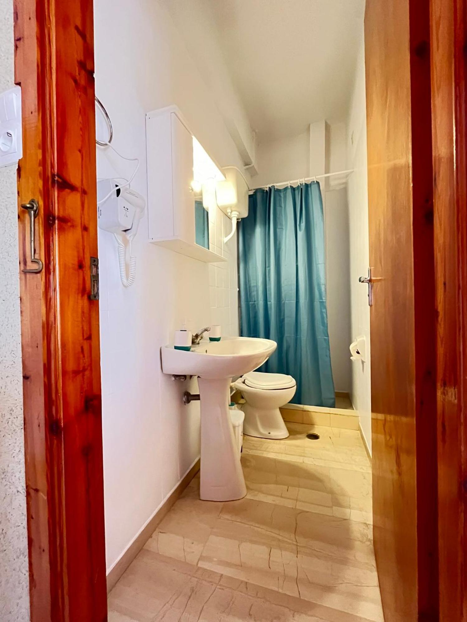 Oelia Rooms & Apartments Agia Marina  Extérieur photo