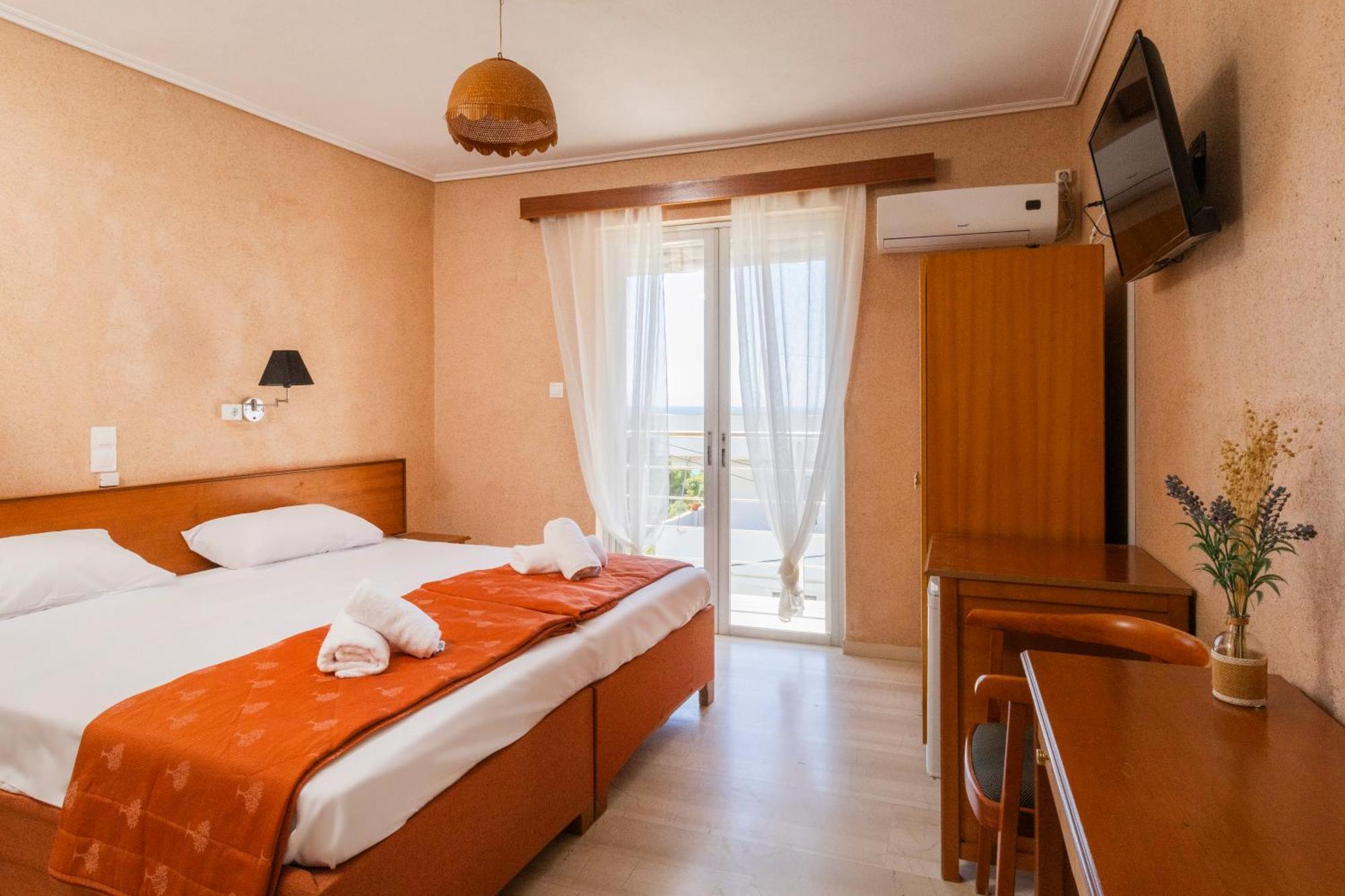 Oelia Rooms & Apartments Agia Marina  Extérieur photo