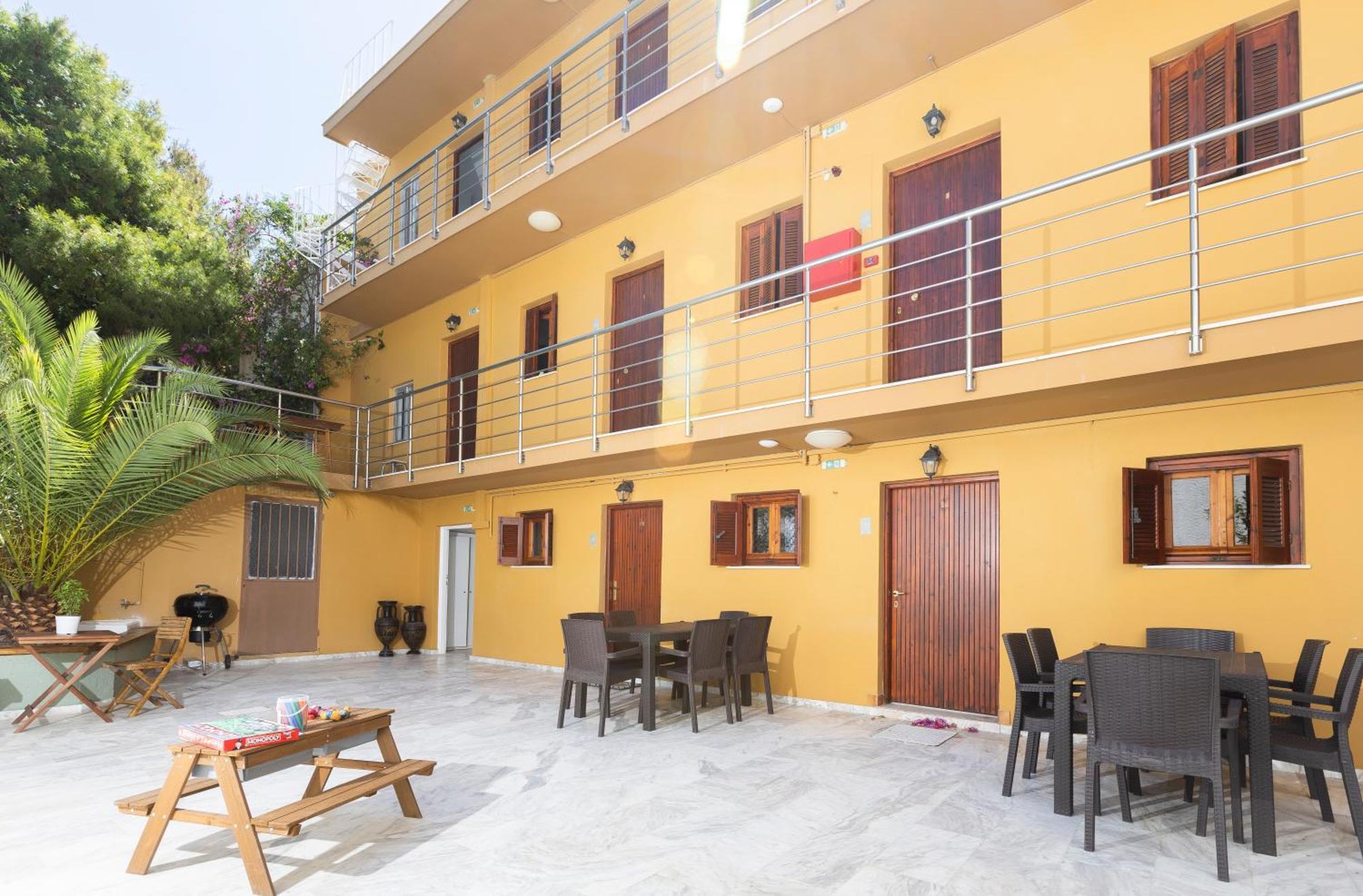 Oelia Rooms & Apartments Agia Marina  Extérieur photo