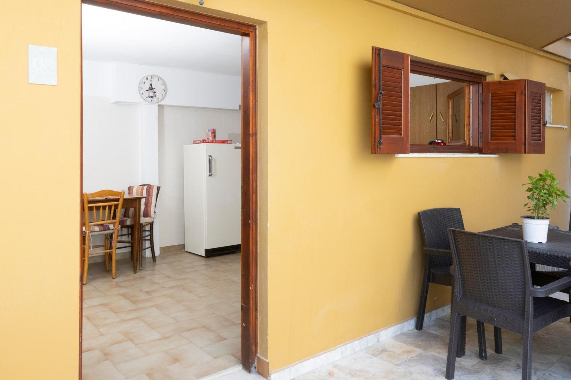 Oelia Rooms & Apartments Agia Marina  Extérieur photo