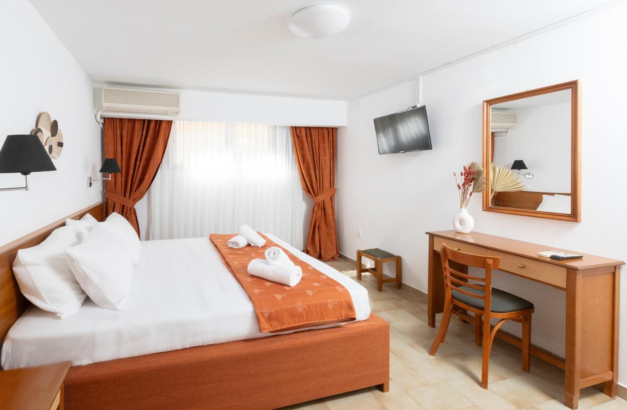 Oelia Rooms & Apartments Agia Marina  Extérieur photo